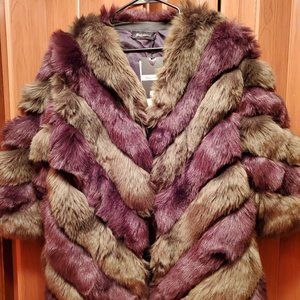 Mixed color fuzzy coat